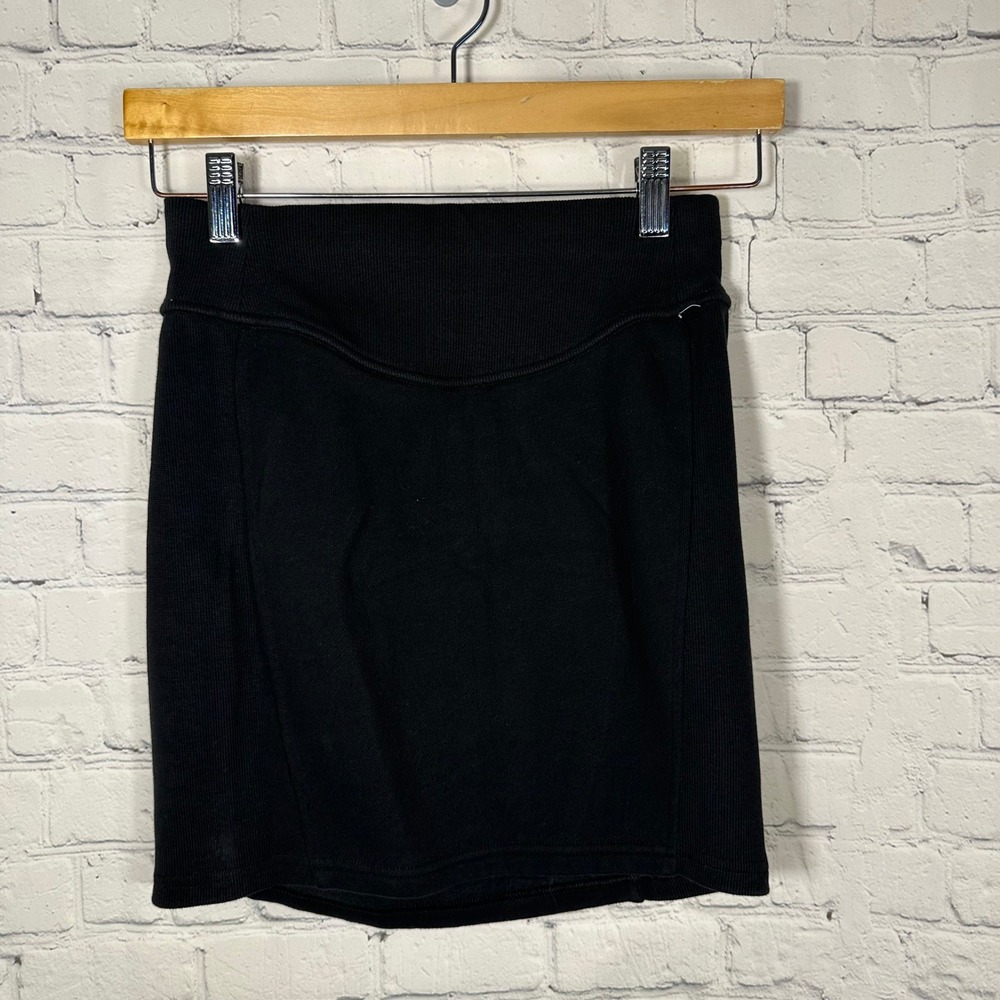 Lululemon Scuba High-Rise Mini Skirt Black Fleece Ribbed LW8ALSS Size XS
